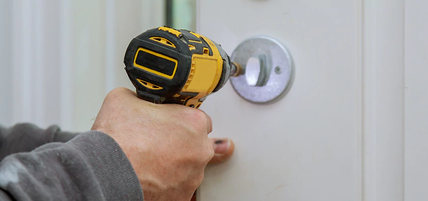 Street Locksmith For Smart Lock Repair in Nuevo, CA